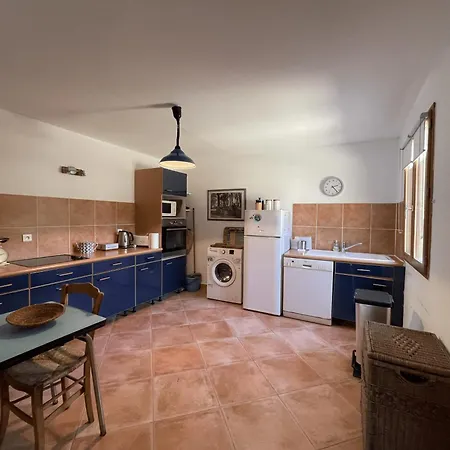 T3 De 80m2 Avec Piscine - Jardin - Vue