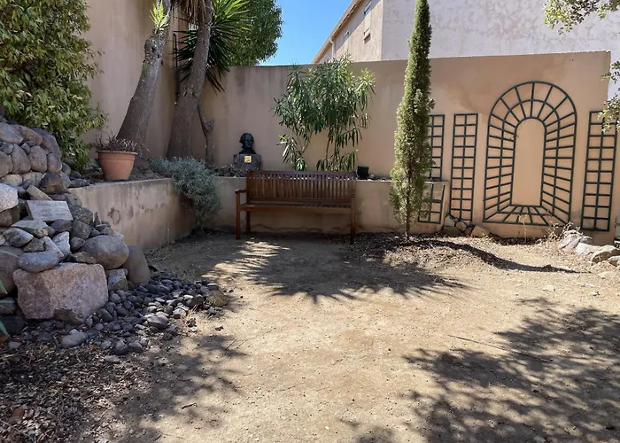 펜션 T3 De 80m2 Avec Piscine - Jardin - Vue