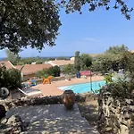 T3 De 80m2 Avec Piscine - Jardin - Vue *