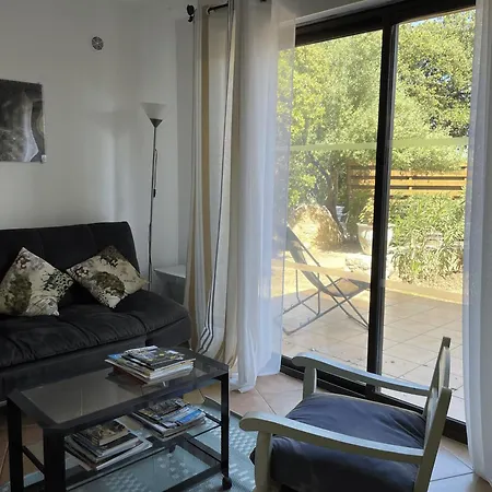 Hébergement de vacances T3 De 80m2 Avec Piscine - Jardin - Vue *