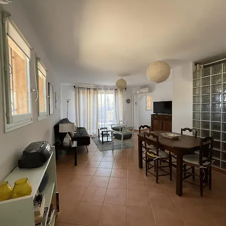 T3 De 80m2 Avec Piscine - Jardin - Vue *