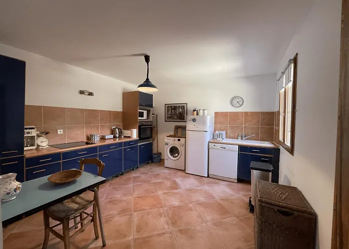 T3 De 80m2 Avec Piscine - Jardin - Vue