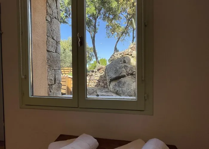 T3 De 80m2 Avec Piscine - Jardin - Vue *